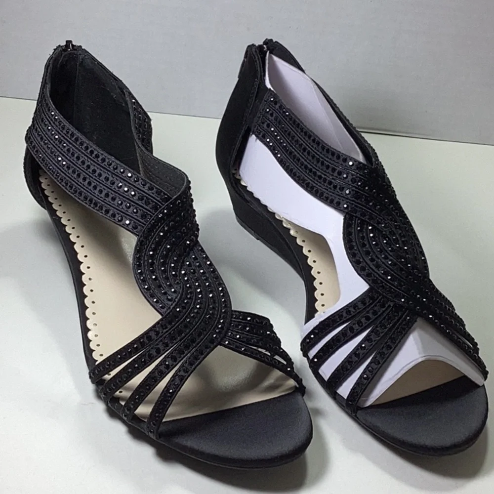 Ginifur Wedge Sandals,